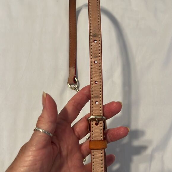 Dooney & Bourke Redish Leather Satchel with Tan Straps and Zipper Pulls EUC - Picture 7 of 17